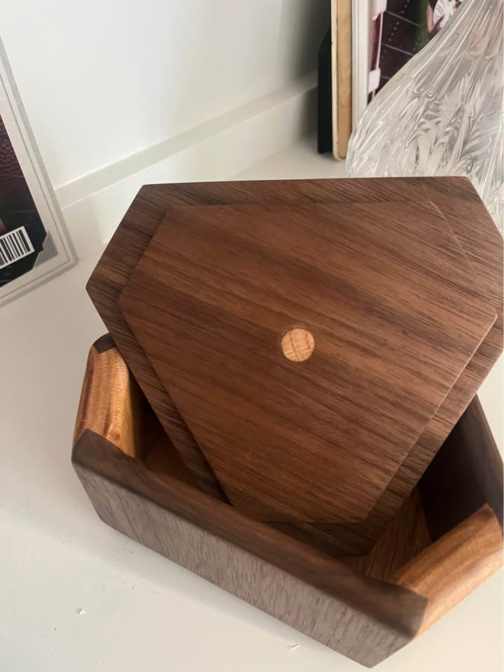 The Hexagonal Keepsake Box