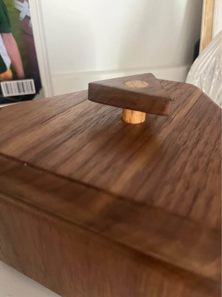 The Hexagonal Keepsake Box