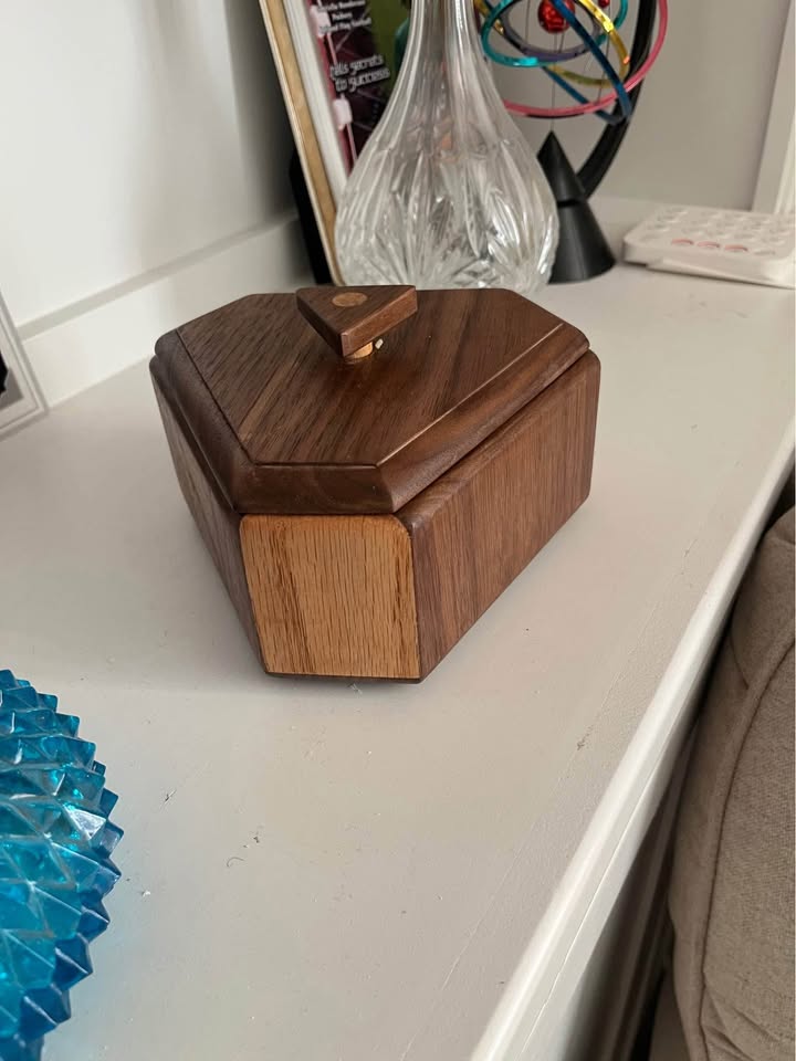 The Hexagonal Keepsake Box