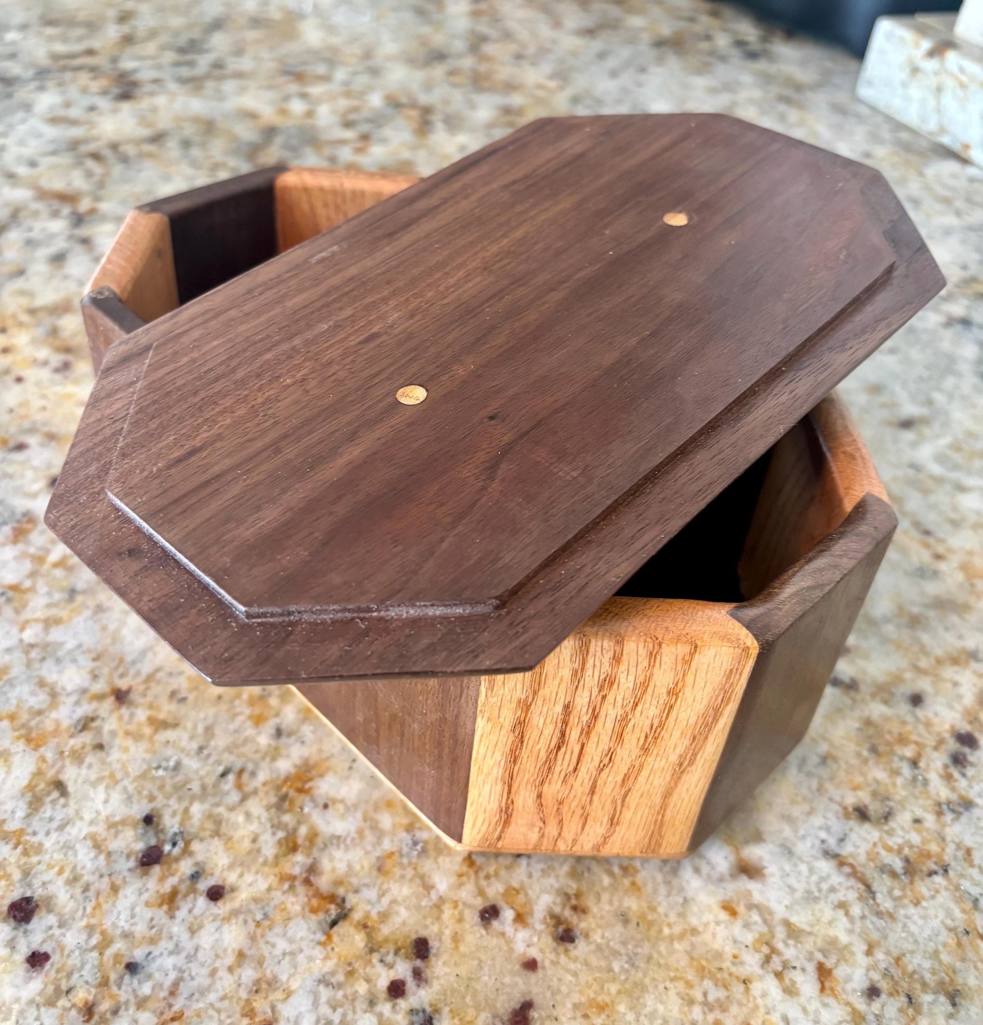 Walnut & Oak Keepsake box / Countertop box