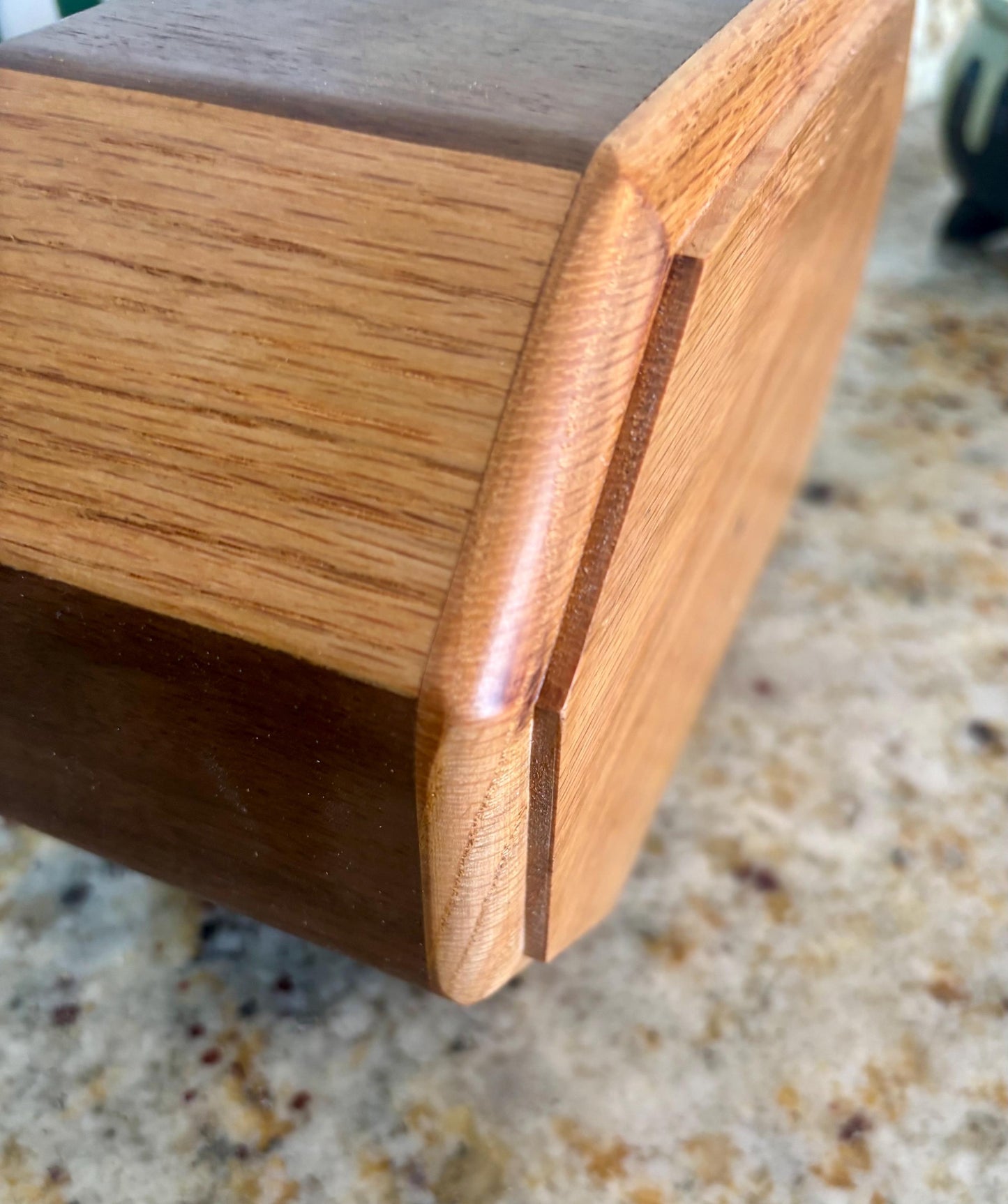 Walnut & Oak Keepsake box / Countertop box