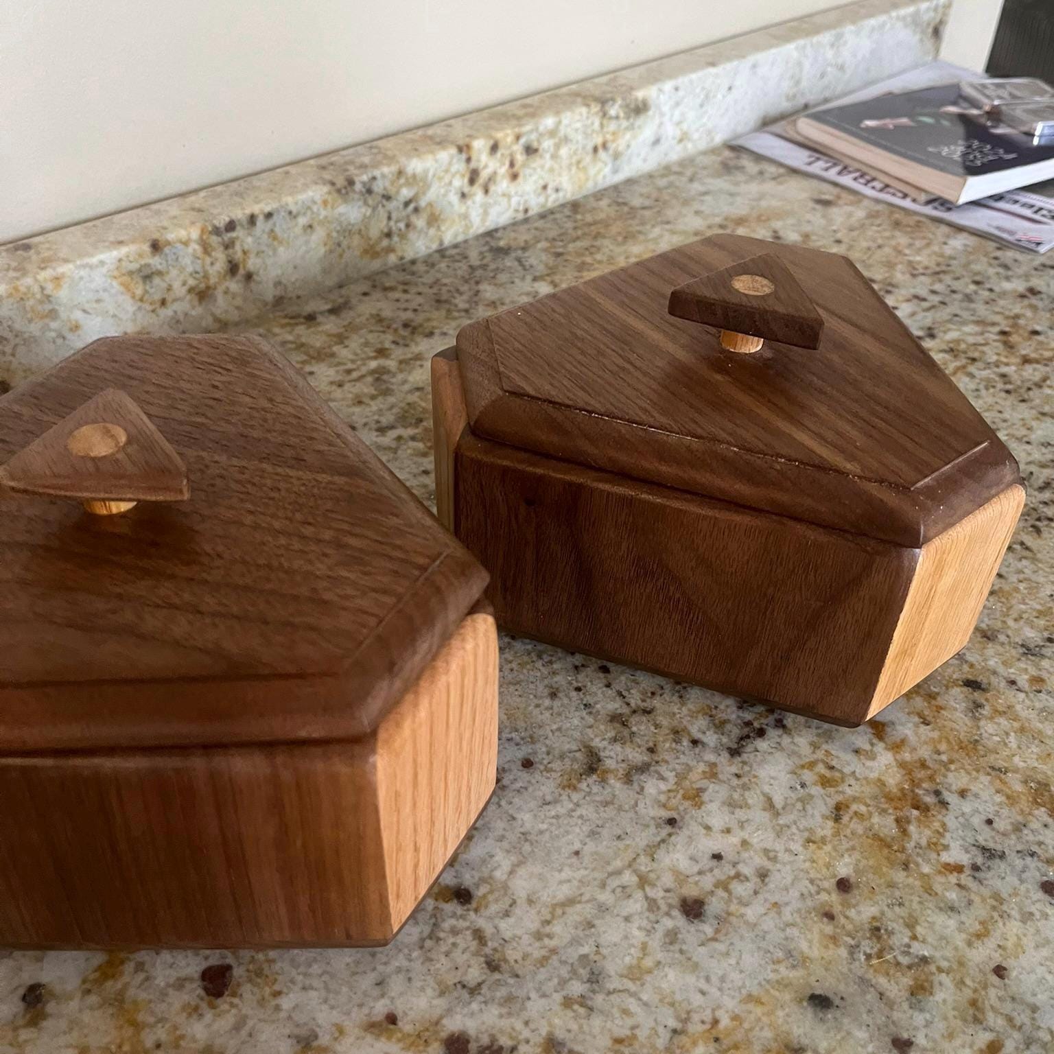 Handcrafted Walnut & Oak Keepsake Box: Countertop Memory Box