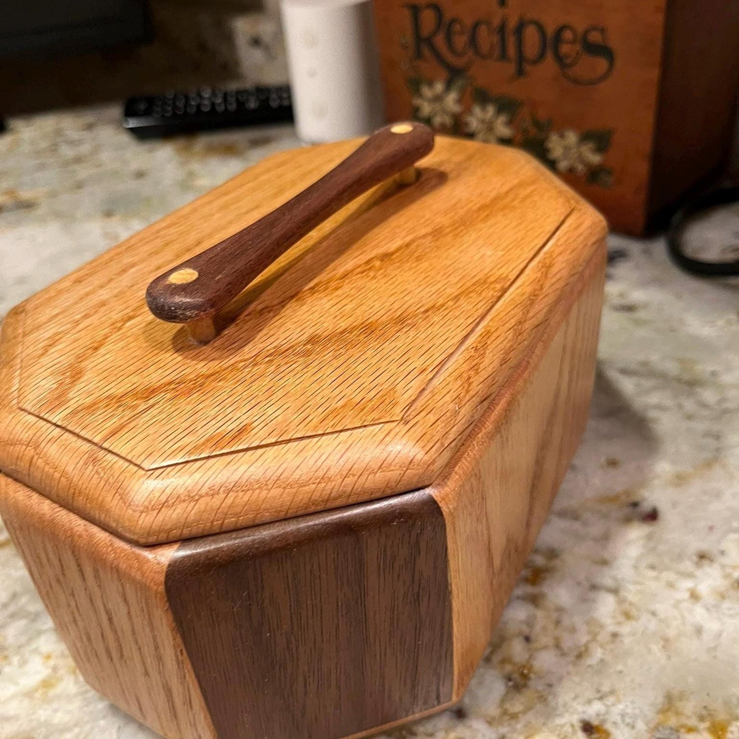 Oak & Walnut Keepsake box / Countertop box