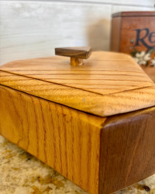Oak & Walnut Keepsake box / Countertop box