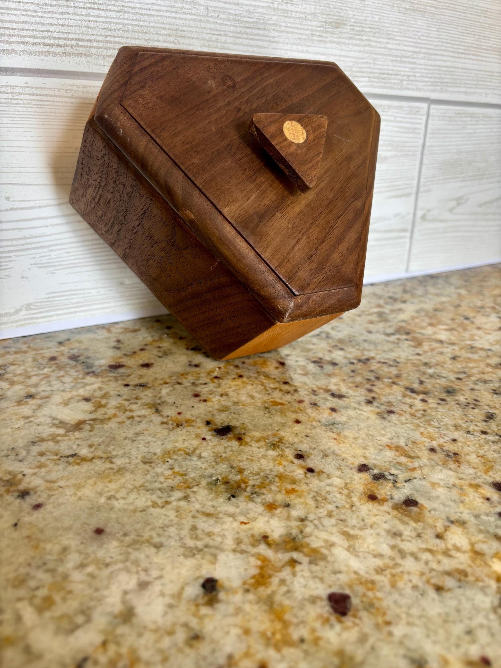 Handcrafted Walnut & Oak Keepsake Box: Countertop Memory Box