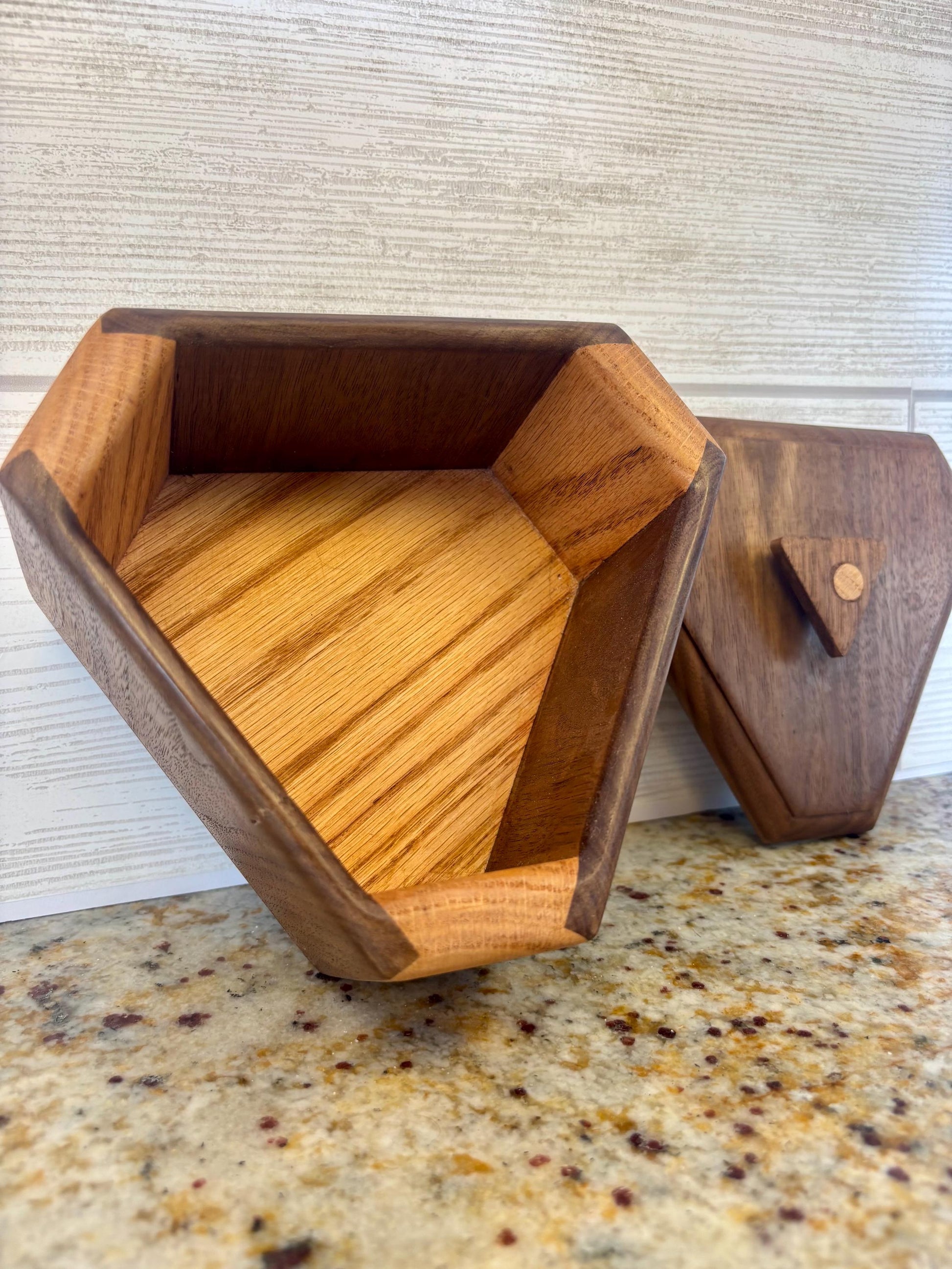 Handcrafted Walnut & Oak Keepsake Box: Countertop Memory Box