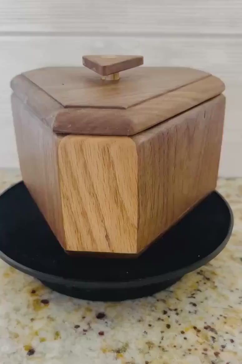 Handcrafted Walnut & Oak Keepsake Box: Countertop Memory Box